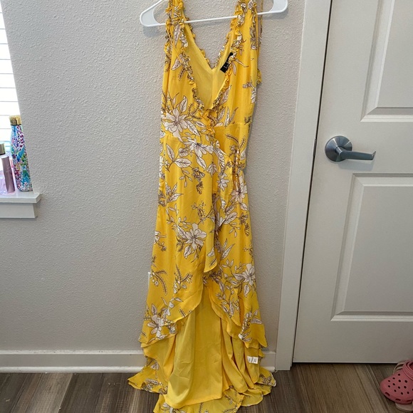 Lulus Dresses & Skirts - Lulus dress